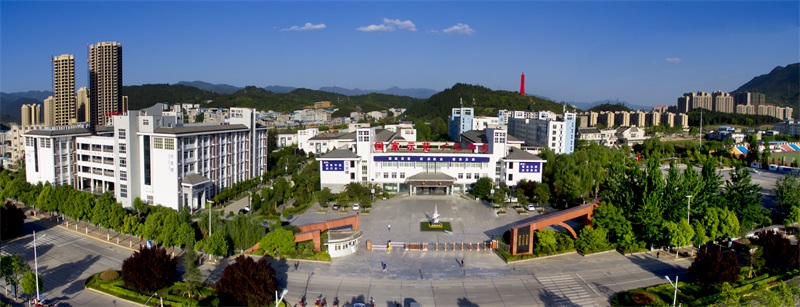 职中全景(1).JPG