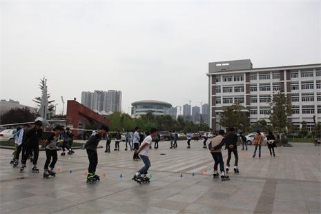 轮滑班.JPG